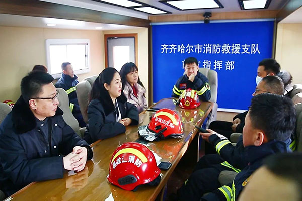 提升“實(shí)戰(zhàn)”能力 筑牢安全“防火墻”——齊齊哈爾市第一醫(yī)院組織開(kāi)展冬季消防應(yīng)急演練